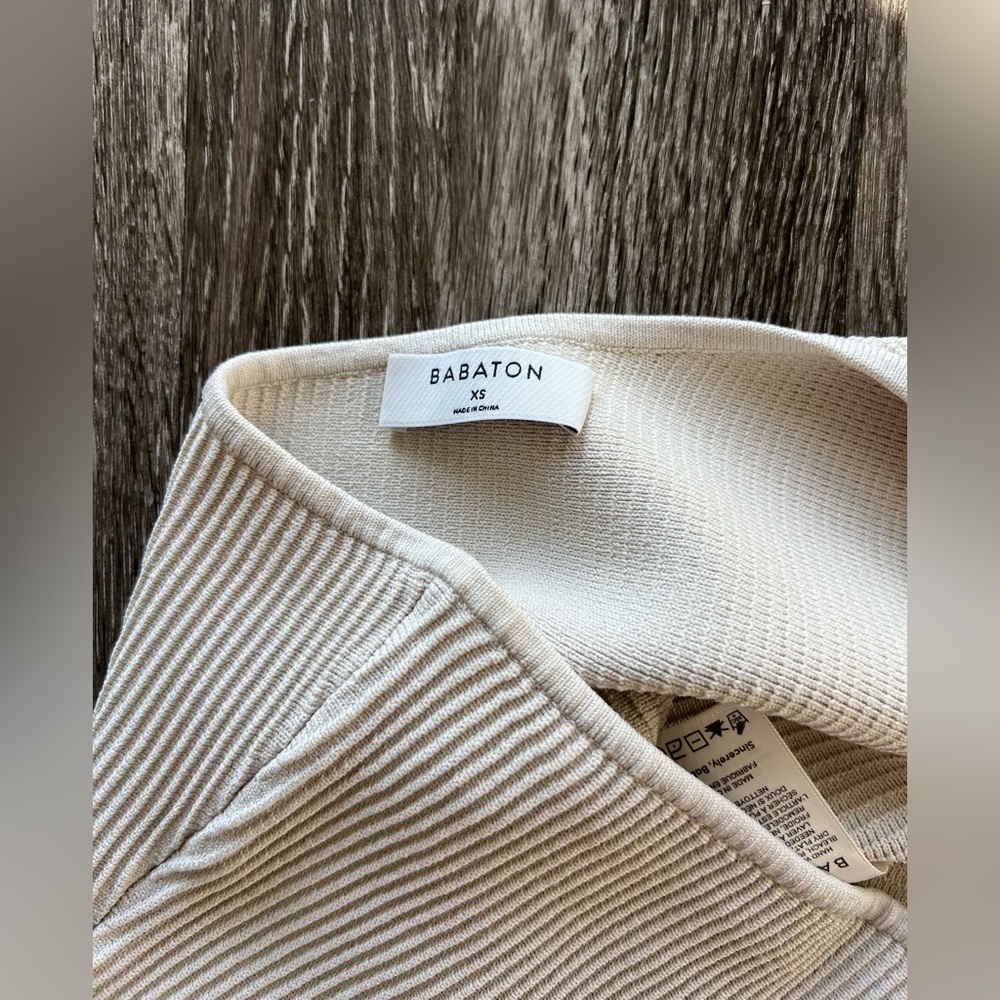 Aritzia Babaton Sculpt Knit tops - Picture 10 of 10